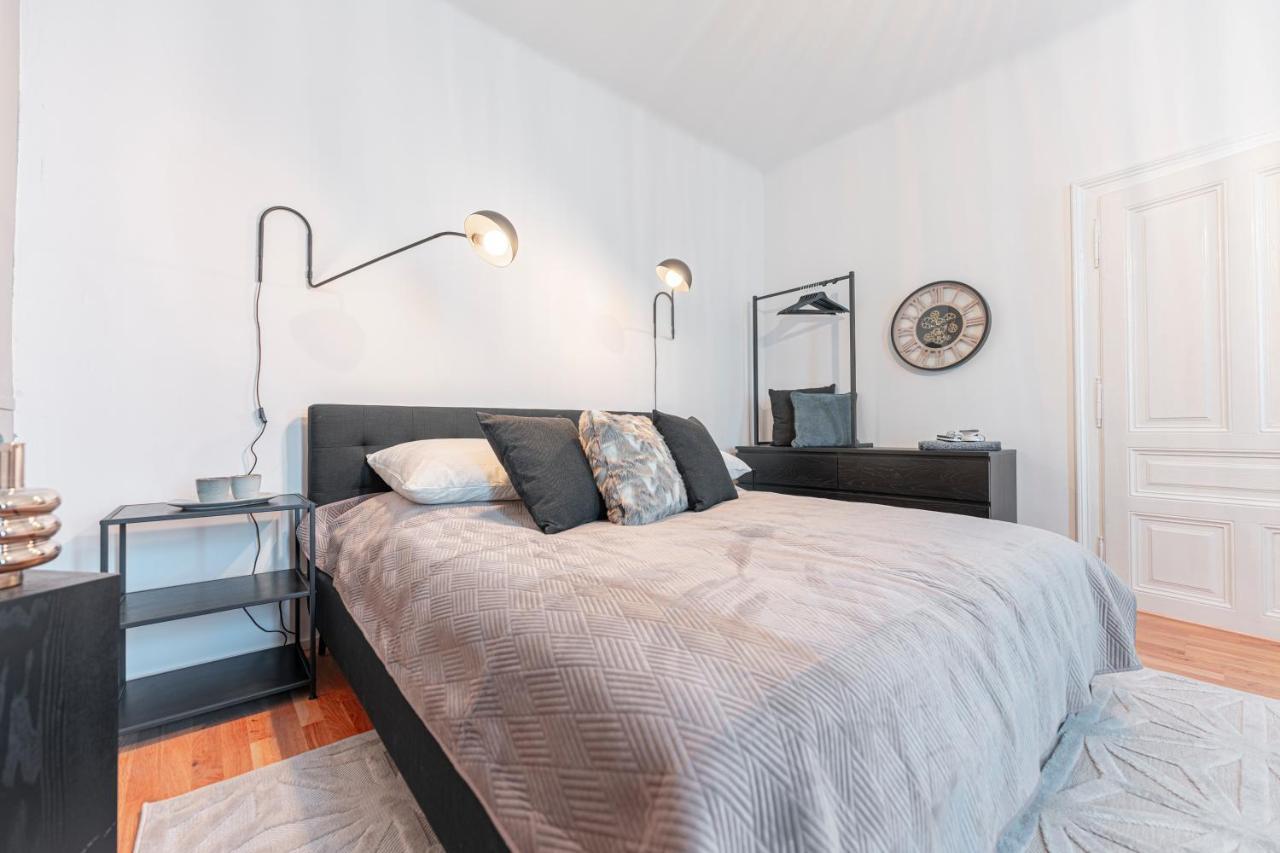 City Appartement Wagram Am Hauptbahnhof Sankt Poelten Dış mekan fotoğraf