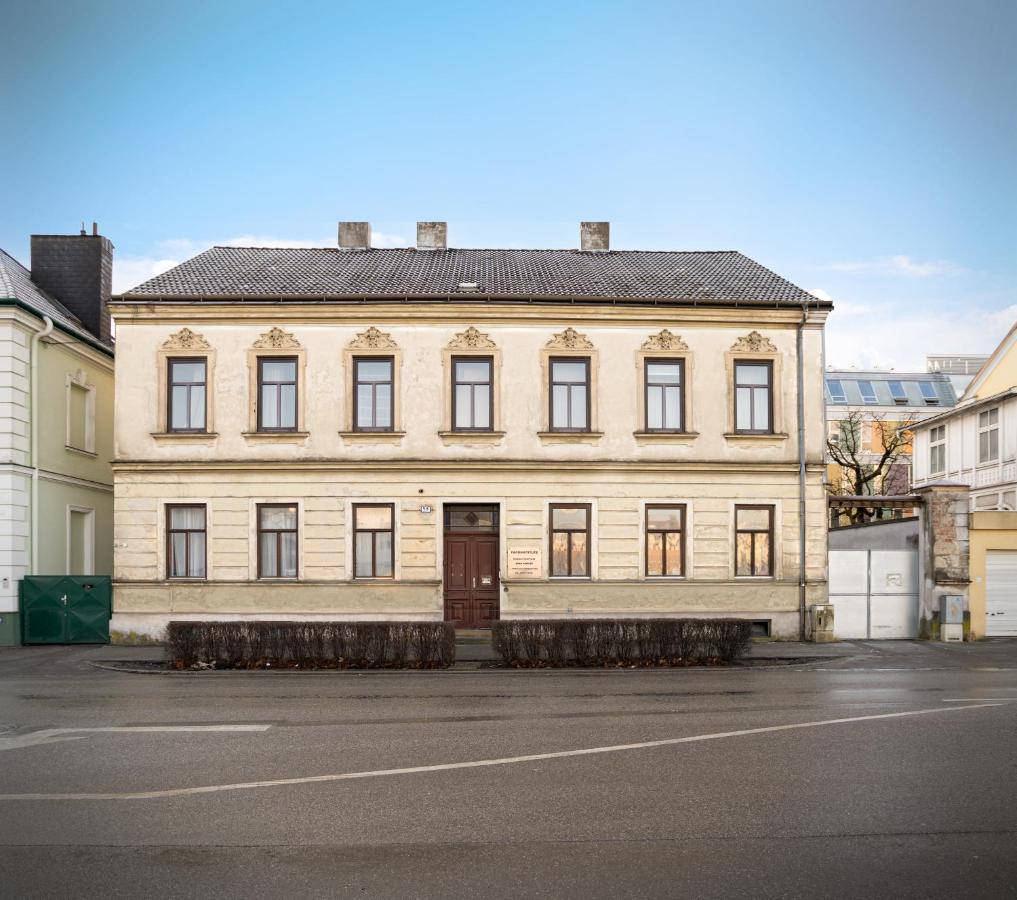 City Appartement Wagram Am Hauptbahnhof Sankt Poelten Dış mekan fotoğraf