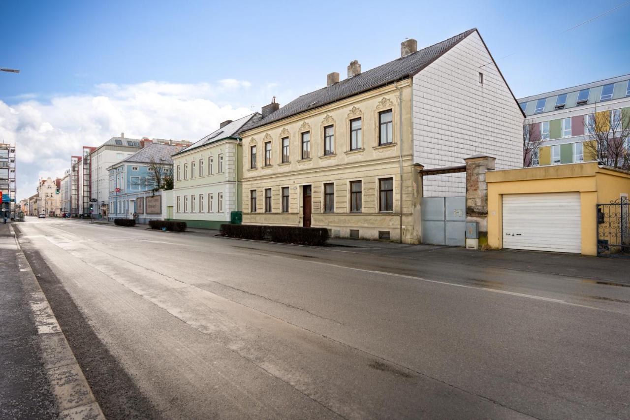 City Appartement Wagram Am Hauptbahnhof Sankt Poelten Dış mekan fotoğraf
